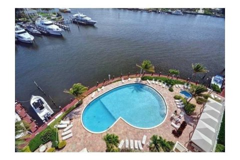 Condo in Fort Lauderdale, Florida, 2 bedrooms  № 2085947 - photo 19