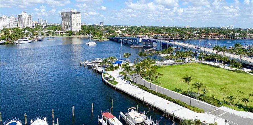 Condo in Fort Lauderdale, Florida, 2 bedrooms  № 2085947