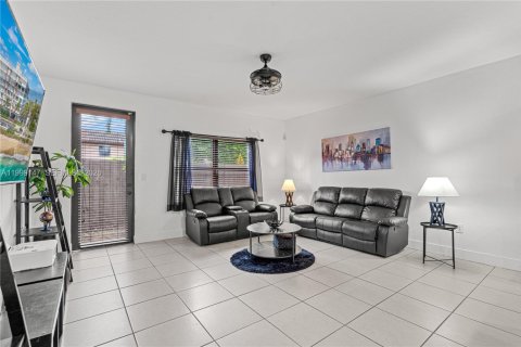 House in Homestead, Florida 4 bedrooms, 201.78 sq.m. № 2066103 - photo 10