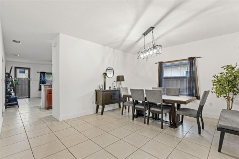 House in Homestead, Florida 4 bedrooms, 201.78 sq.m. № 2066103 - photo 7