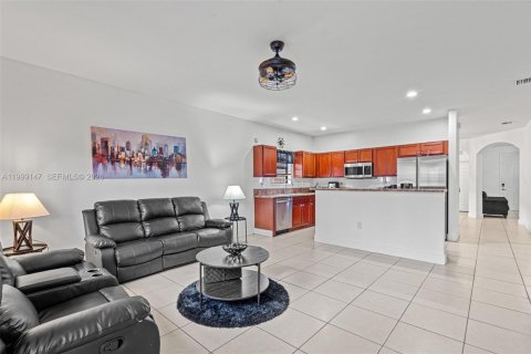 House in Homestead, Florida 4 bedrooms, 201.78 sq.m. № 2066103 - photo 11