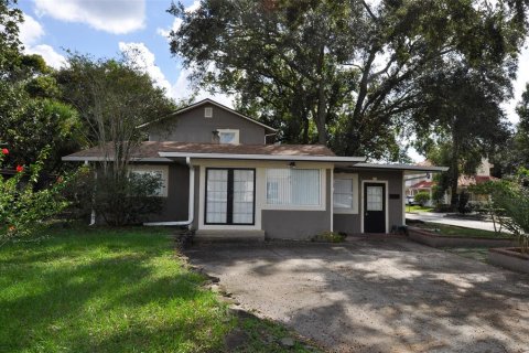 Villa ou maison à louer à Winter Park, Floride: 6 chambres, 252.88 m2 № 1879817 - photo 1