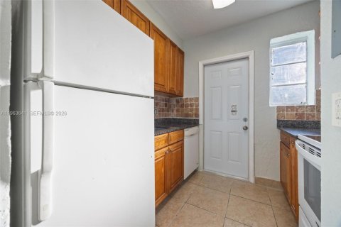 Propiedad comercial en venta en Hollywood, Florida, 148.09 m2 № 2025621 - foto 2