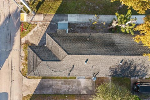 Propiedad comercial en venta en Hollywood, Florida, 148.09 m2 № 2025621 - foto 17