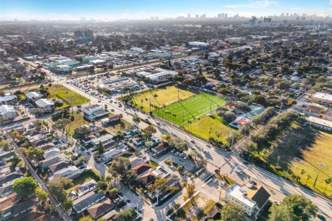 Propiedad comercial en venta en Hollywood, Florida, 148.09 m2 № 2025621 - foto 21