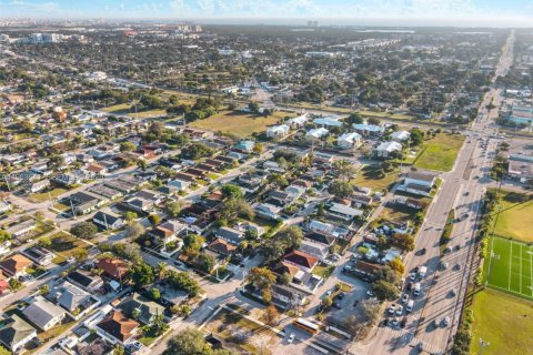 Propiedad comercial en venta en Hollywood, Florida, 148.09 m2 № 2025621 - foto 19