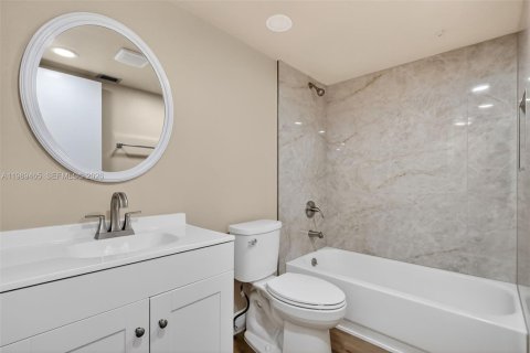 Condominio en alquiler en Pembroke Pines, Florida, 2 dormitorios, 110.74 m2 № 2057729 - foto 10