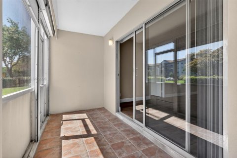 Condominio en alquiler en Pembroke Pines, Florida, 2 dormitorios, 110.74 m2 № 2057729 - foto 20