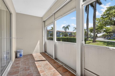 Condominio en alquiler en Pembroke Pines, Florida, 2 dormitorios, 110.74 m2 № 2057729 - foto 18