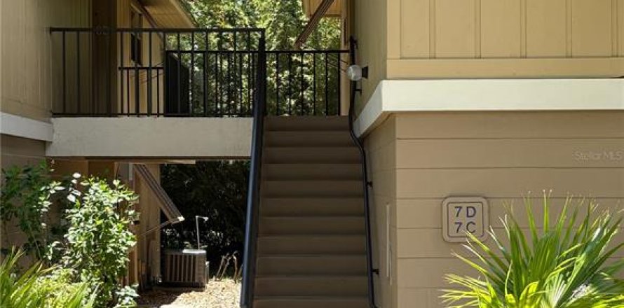 Condo à Deltona, Floride, 2 chambres  № 2167023