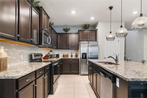 House in Davenport, Florida 8 bedrooms, 373.93 sq.m. № 1903753 - photo 8