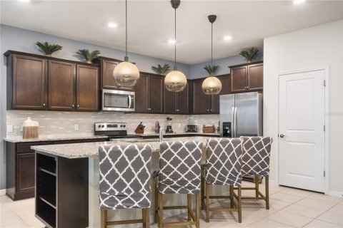 House in Davenport, Florida 8 bedrooms, 373.93 sq.m. № 1903753 - photo 7