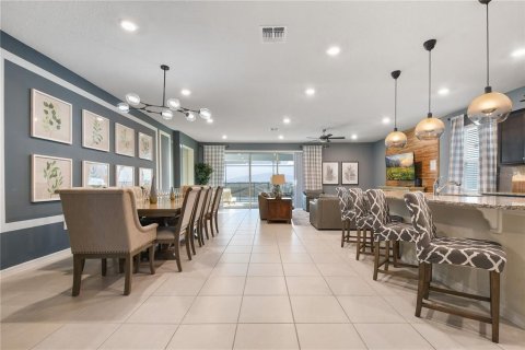 House in Davenport, Florida 8 bedrooms, 373.93 sq.m. № 1903753 - photo 4