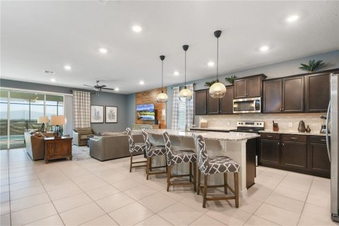 House in Davenport, Florida 8 bedrooms, 373.93 sq.m. № 1903753 - photo 5