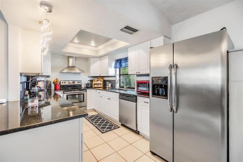 House in Tarpon Springs, Florida 2 bedrooms, 109.25 sq.m. № 1791527 - photo 6