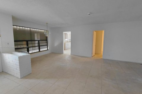 Casa en venta en Miami Gardens, Florida, 3 dormitorios № 1971192 - foto 4
