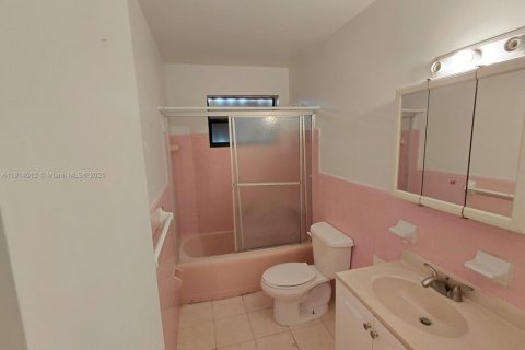 Casa en venta en Miami Gardens, Florida, 3 dormitorios № 1971192 - foto 8