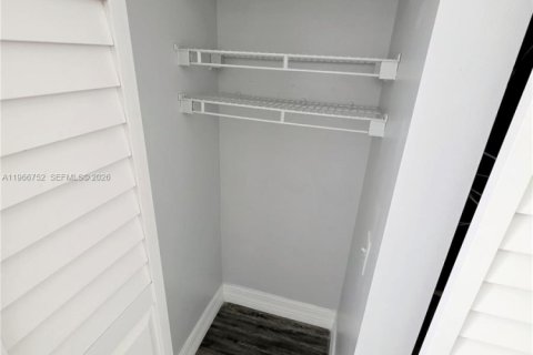 Condo in Sunny Isles Beach, Florida, 2 bedrooms  № 2081338 - photo 16