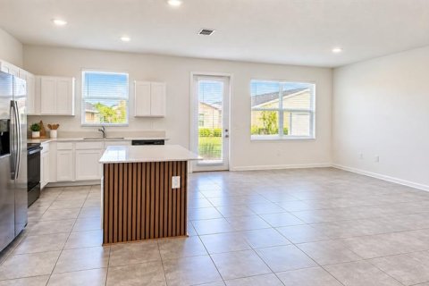 Touwnhouse à vendre à Davenport, Floride: 3 chambres, 173.17 m2 № 2373756 - photo 5