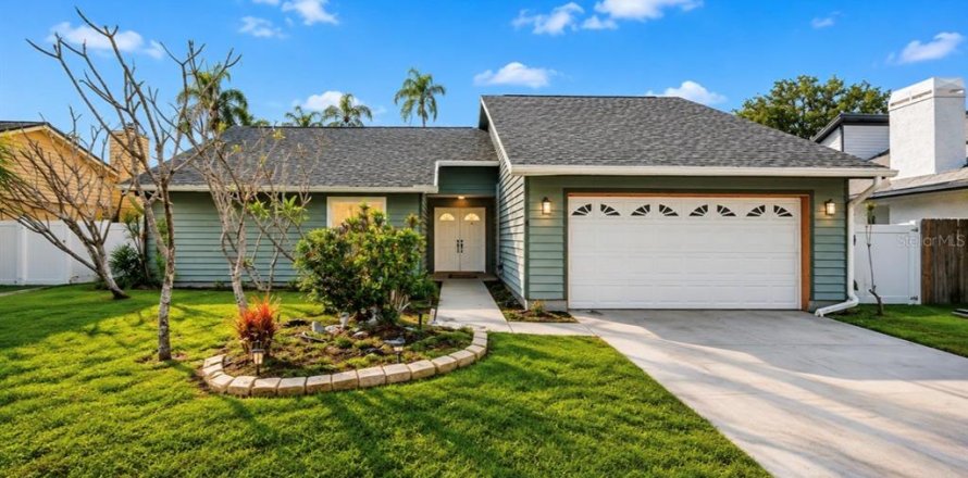 House in Tampa, Florida 3 bedrooms, 156.45 sq.m. № 2220485
