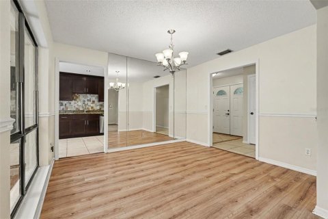 House in Tampa, Florida 3 bedrooms, 156.45 sq.m. № 2220485 - photo 14