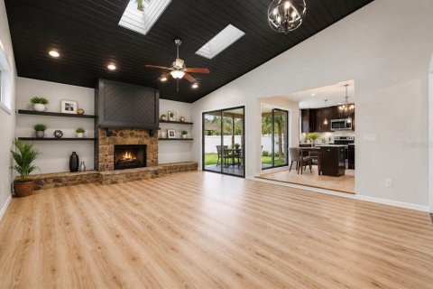 House in Tampa, Florida 3 bedrooms, 156.45 sq.m. № 2220485 - photo 5