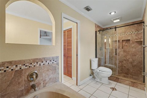 House in Tampa, Florida 3 bedrooms, 156.45 sq.m. № 2220485 - photo 23