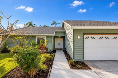 House in Tampa, Florida 3 bedrooms, 156.45 sq.m. № 2220485 - photo 3