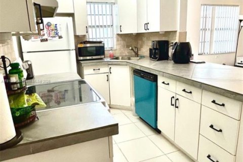 Condominio en venta en Hollywood, Florida, 1 dormitorio, 66.89 m2 № 1761022 - foto 7