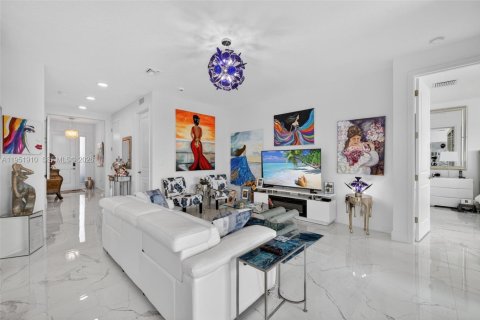 Снять в аренду виллу или дом в Порт-Сент-Луси, Флорида 2 спальни, 148.55м2, № 2006412 - фото 7