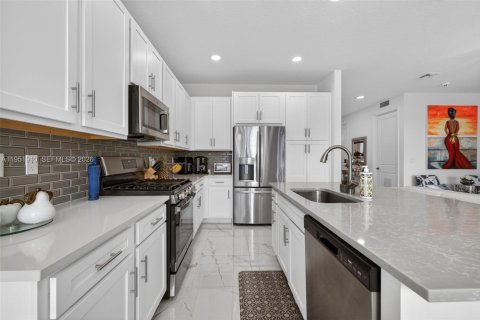 Снять в аренду виллу или дом в Порт-Сент-Луси, Флорида 2 спальни, 148.55м2, № 2006412 - фото 12