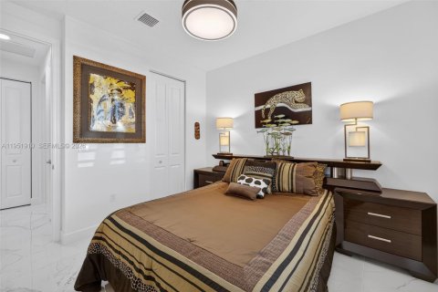 Снять в аренду виллу или дом в Порт-Сент-Луси, Флорида 2 спальни, 148.55м2, № 2006412 - фото 22