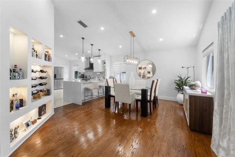 Villa ou maison à vendre à Tampa, Floride: 3 chambres, 144.09 m2 № 2316445 - photo 8