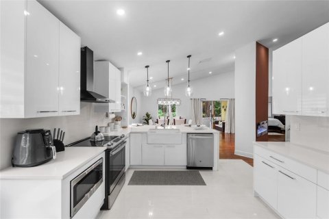 Villa ou maison à vendre à Tampa, Floride: 3 chambres, 144.09 m2 № 2316445 - photo 13