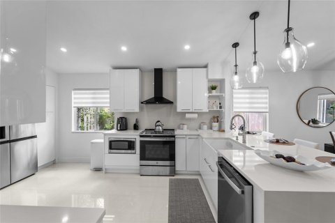 Villa ou maison à vendre à Tampa, Floride: 3 chambres, 144.09 m2 № 2316445 - photo 12