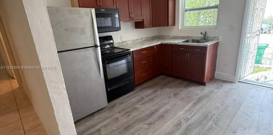 Villa ou maison à Miami, Floride 2 chambres, 74.32 m2 № 1814811