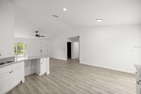House in Dunnellon, Florida 3 bedrooms, 121.79 sq.m. № 2196667 - photo 11