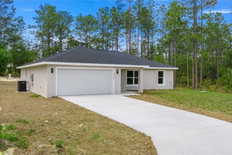 House in Dunnellon, Florida 3 bedrooms, 121.79 sq.m. № 2196667 - photo 2