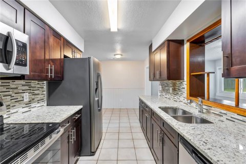 House in Ocoee, Florida 3 bedrooms, 148.36 sq.m. № 2224925 - photo 7