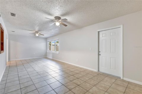 House in Ocoee, Florida 3 bedrooms, 148.36 sq.m. № 2224925 - photo 10