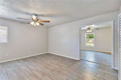 House in Ocoee, Florida 3 bedrooms, 148.36 sq.m. № 2224925 - photo 11