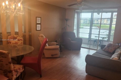 Condo in Sunrise, Florida, 1 bedroom  № 1806488 - photo 13