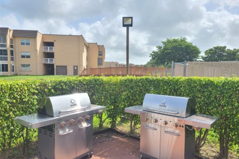 Condo in Sunrise, Florida, 1 bedroom  № 1806488 - photo 28
