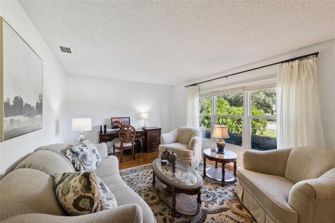 Villa ou maison à vendre à Longwood, Floride: 4 chambres, 209.03 m2 № 2433554 - photo 11