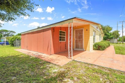 House in SOUTHERN PINES in St. Lucie, Florida 3 bedrooms, 101.26 sq.m. № 1876196 - photo 7