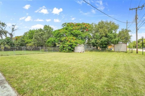 House in SOUTHERN PINES in St. Lucie, Florida 3 bedrooms, 101.26 sq.m. № 1876196 - photo 27