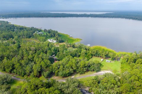 House in Starke, Florida 3 bedrooms, 200.85 sq.m. № 2325118 - photo 2