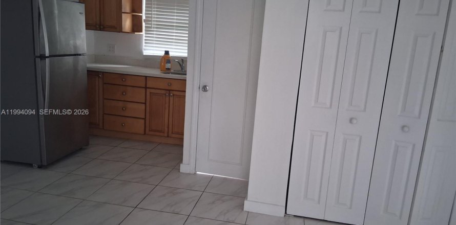 Propiedad comercial en Homestead, Florida № 2055525