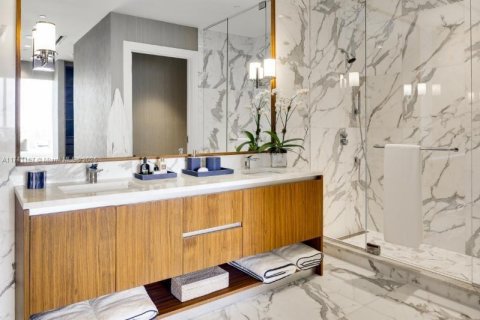 Condo in Miami, Florida, 4 bedrooms № 1985179 - photo 4