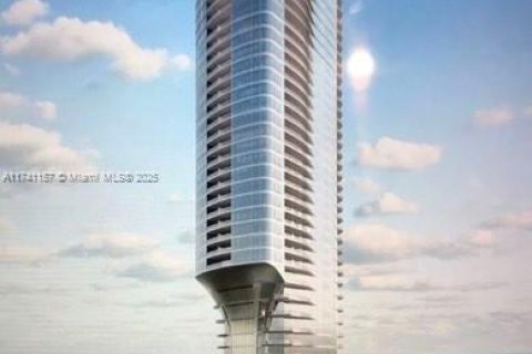 Condo in Miami, Florida, 4 bedrooms № 1985179 - photo 1